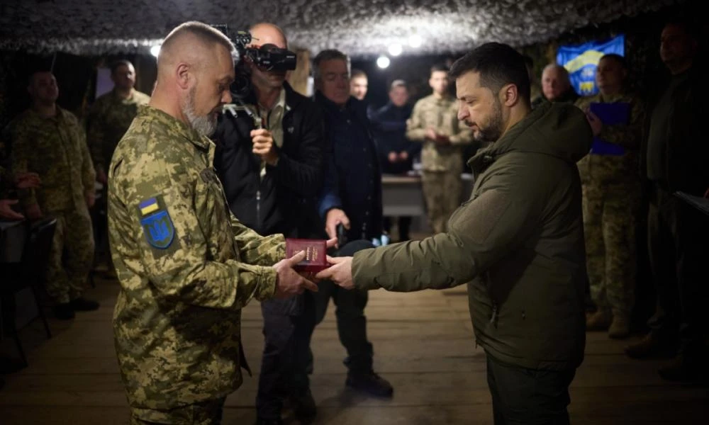 Πόλεμος στην Ουκρανία: Ο Ζελένσκι απένειμε μετάλλια σε τραυματισμένους στρατιώτες - Βίντεο και φωτογραφίες